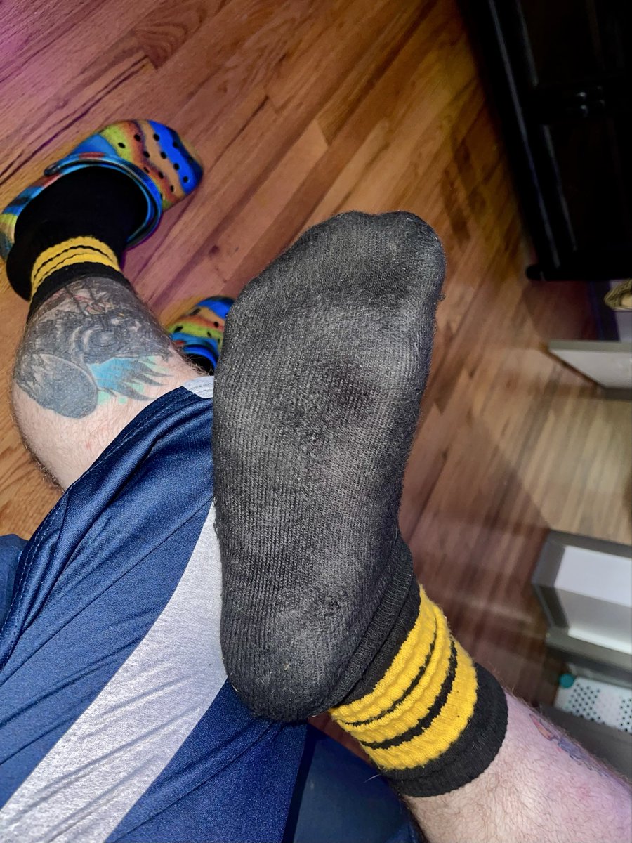 stinkysockbear's tweet photo. Soft smelly Skatersocks

#socks #socksfetish #sockfetish #smellysocks #bear #belly #hairybelly #smellysocks #stinkysocks #stinkysocks #smellmysocks #sockfetishnation #feet #dick #balls #hairylegs #tubesocks #dirtysocks #dirtysocks https://t.co/I9dq30NMmC