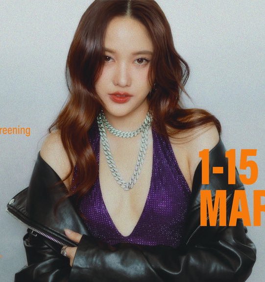 respectfully looking at the necklace 🥹🤧