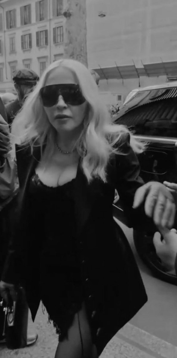 creamy smooth pop icon goddess tweet media