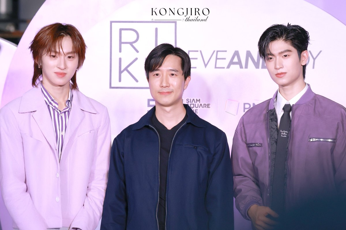 ขอบคุณทาง <a href="/RikuThailand_/">RIKU Officials</a> ที่จัดกิจกรรม RIKU x ThomasKong : All Eyes On Glow ในวันนี้นะคะ และขอขอบคุณทุกคนทั้งทีมหน้างาน และทีมหน้าจอที่คอยส่งกำลังใจให้พี่ก้องด้วยนะค้าบ 💚

RIKU X ThomasKong
<a href="/kongjiro_/">Kong.Jiro</a> #kongjiro
#thomaskong #โทมัสก้อง 
#RikuOnGlowxThomasKong