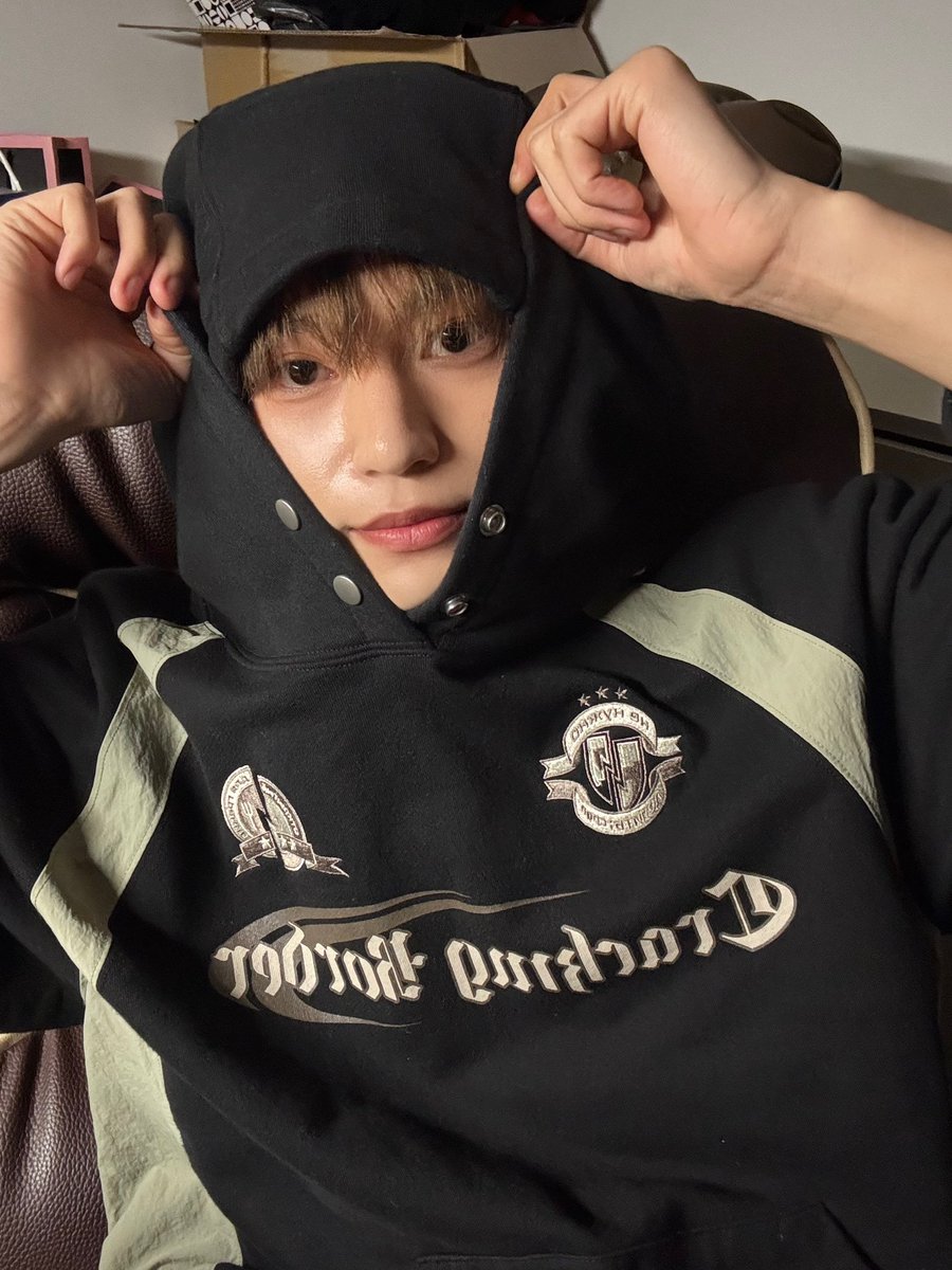 [#유찬]

짧은 머리를 얻고 자신감을 잃었다...

#NCV #NCHIVE #엔카이브
#YUCHAN