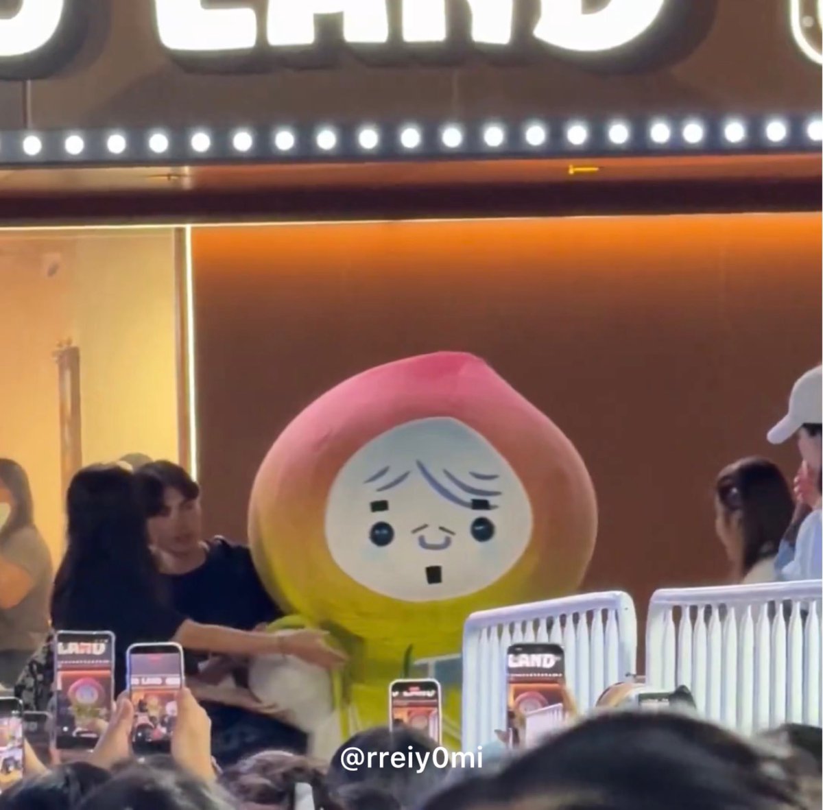 ทอมโสด

LA ROCHE POSAY X TLEFIRSTONE 
#EffaclarxTleFirstone
#LaRochePosayTH