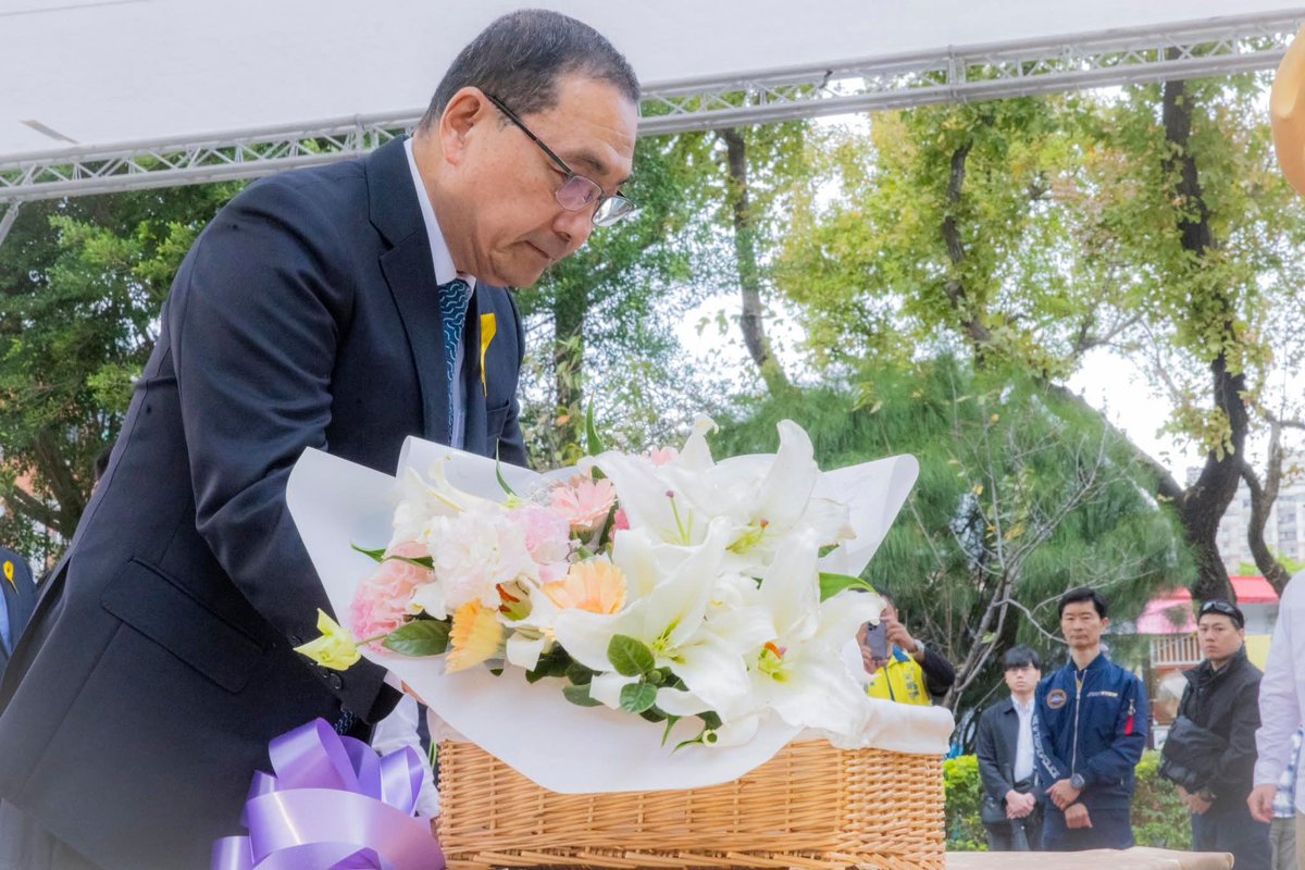 houyuih's tweet image. Remember history. #Heal the pain. Choose love over division.

Politics should never redraw lines around #ethnicity. We can disagree, but we must not be divided. Let’s seek common ground and work together for our country.

On #228MemorialDay, we remember and stand #united.