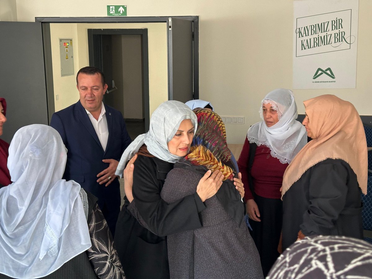 📍 Kurdali Mahallesi - Taziye Ziyareti

TBMM Başkanlık Divanı Kâtip Üyemiz ve AK Parti Mersin Milletvekilimiz Sayın Av. Havva Sibel Söylemez, Kadın Kolları Başkanımız Sayın Aysun Taş, Gençlik Kolları Başkanımız Sayın Ilgar Kemal Bulut ve İlçe Teşkilatımız ile birlikte,

Üyemiz