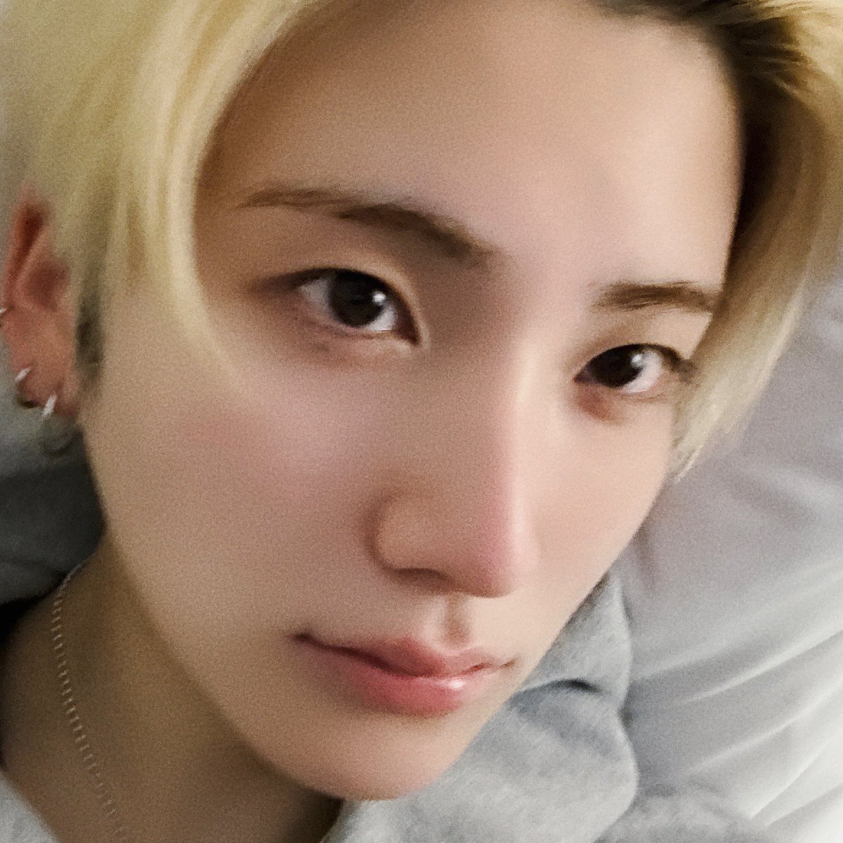 쌍캬플 잘안보이니깐 좀 두부상같구 귀여움 ㅎㅎ