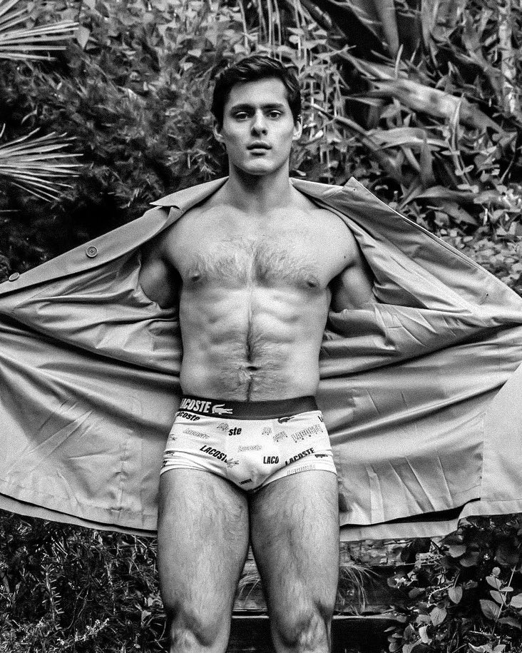 mistermendes08's tweet photo. gianluca conte. https://t.co/WmRpu6SU8v