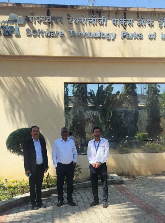 stpinashik's tweet photo. Shri Arvind Kumar, Director General, STPI along with the Senior Director, STPI, visited to STPI Nashik &amp; reviewed the performance of Centre. #STPIINDIA @arvindtw @guptaa_sanjay @stpiindia https://t.co/nMlLcpt1Aj