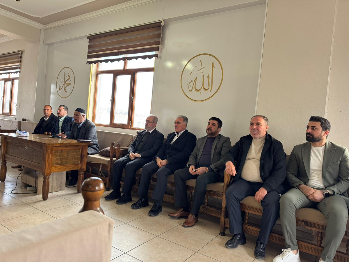 Diyarbakır Milletvekilimiz Sn. Mehmet Sait Yaz ile birlikte Arslan ailesine taziye ziyaretinde bulunduk.

Merhuma Allah’tan rahmet, kıymetli ailesine ve yakınlarına sabır ve başsağlığı diliyoruz. <a href="/abuyukgumus/">Ahmet Büyükgümüş</a> <a href="/mehmetsaityaz/">Mehmet Sait YAZ</a> <a href="/AvukatErsanAksu/">Ersan AKSU🇹🇷</a> <a href="/omer_iler/">Ömer İler</a>