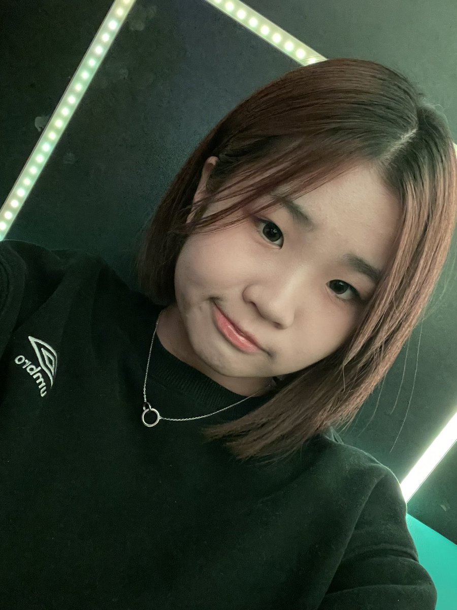 ddaaana15's tweet photo. hello everyone 😚

today is the 300th day since my debut

im sad that I couldn't let you have good news i will definitely come back with good news in Mar💛🧡

Thank you all for supporting me ❤️‍🔥🍀 https://t.co/aGJPOF8w41