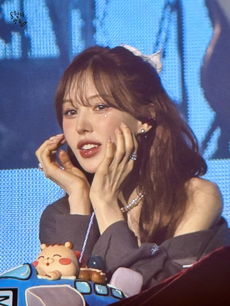 801happiness's tweet photo. [프리뷰] 260228 < W:EALIVE ENCORE > D1 콘서트

오늘도 생일축하해요🎂🎉

#레드벨벳 #웬디 #REDVELVET #WENDY @WENDY_offcl #WEALIVE #WENDY_WORLDTOUR_ENCORE https://t.co/0ozBMGsxdF