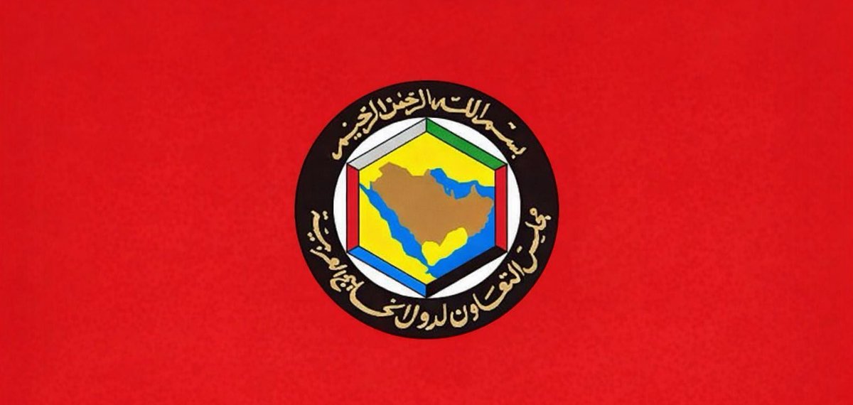 🔴 أبناء الخليج الكرام، في ظل الأوضاع الراهنة نلتزم معًا بالتالي:

- عدم تداول أو إعادة نشر أي أخبار غير صادرة عن مصادر رسمية.

- عدم تصوير أو نشر مواقع حساسة أو تحركات أمنية أو عسكرية.

- الامتناع عن نشر الشائعات أو المقاطع غير الموثوقة تحت أي ظرف.

- الالتزام التام بتعليمات