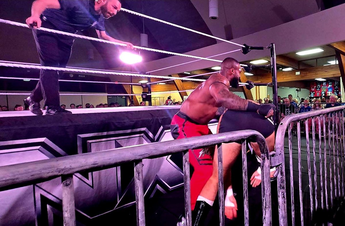 CarlosStoneking's tweet photo. Oh its Real, its Damn Real @EH_taught_me in Sanford. Ma guy goymt dynamite in dem hands and a short fuse Lets Go. #NXTSanford #WWENXT #TheonlyReel #Holyfield https://t.co/n4bXoQh2Ps