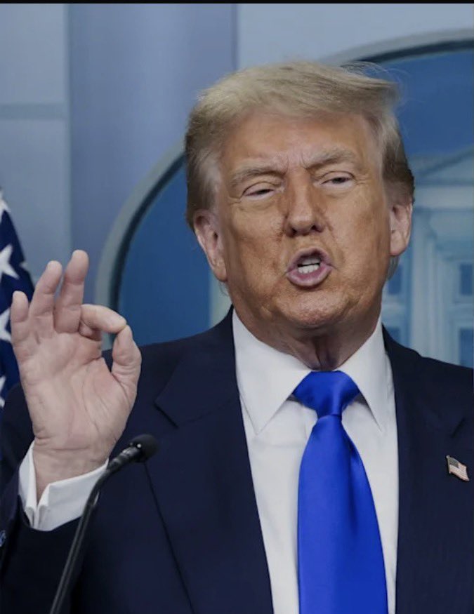 🇺🇸🇮🇷 ÚLTIMA HORA

¡SE ACABA DE CONFIRMAR!

Trump + Ejército de EE.UU. + Israel

acaban de eliminar al jefe del CGRI: Mohammad Pakpour.

El carnicero responsable de miles de iraníes asesinados ya no respira.

JUSTICIA INMEDIATA.

El régimen tiembla.