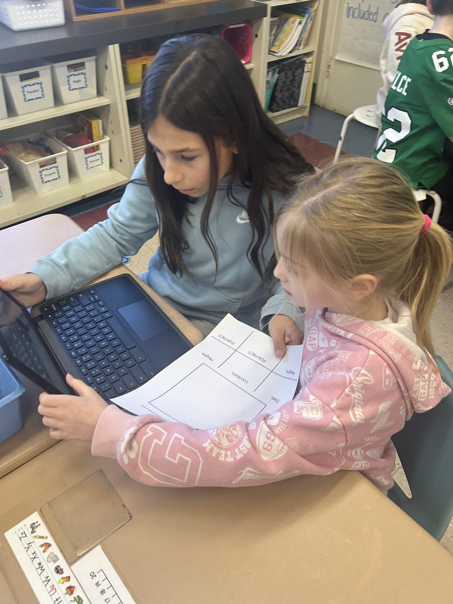 Miss Hood tweet media