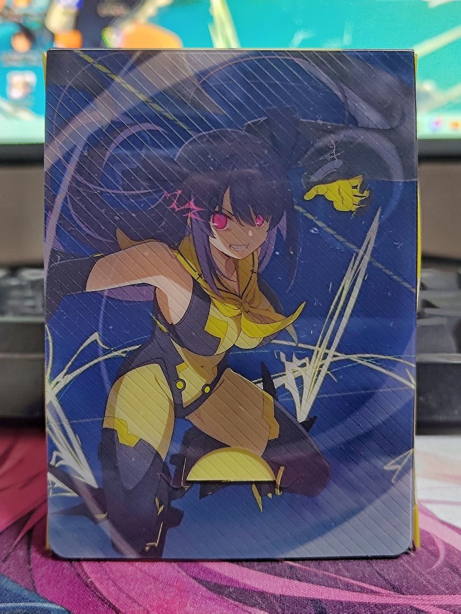 さっそく組み立ててコレクションしているカード類を収納してみました