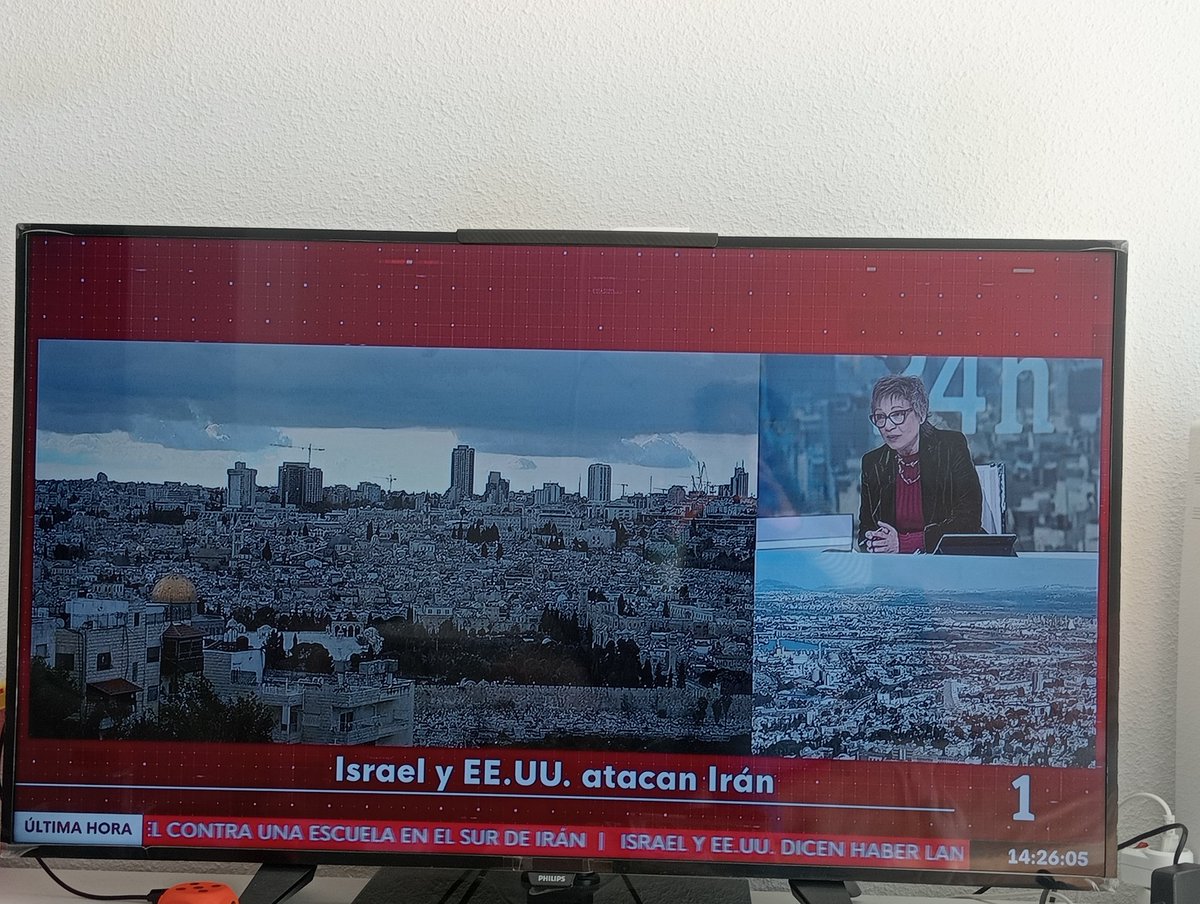 La gran <a href="/annabosch/">Anna Bosch</a> hablando del bombardeo a Irán. Como siempre, aporta antecedentes, contexto, la sapiencia de una reportera que se ha ensuciado los zapatos en las coberturas. 
Grande, Anna. 
#periodismo 
<a href="/rtvenoticias/">RTVE Noticias</a>
<a href="/rtve/">RTVE</a>