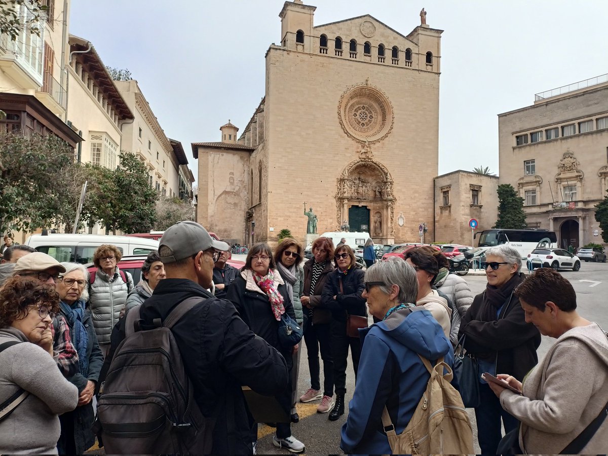 ocbpalma's tweet image. La sortida de #febrer26 de #PerPalmaCadaMes s'ha dedicat als voltants de #SantFrancesc i a visitar l'@arxiuregne. Vet aquí unes quantes imatges de l'activitat👇