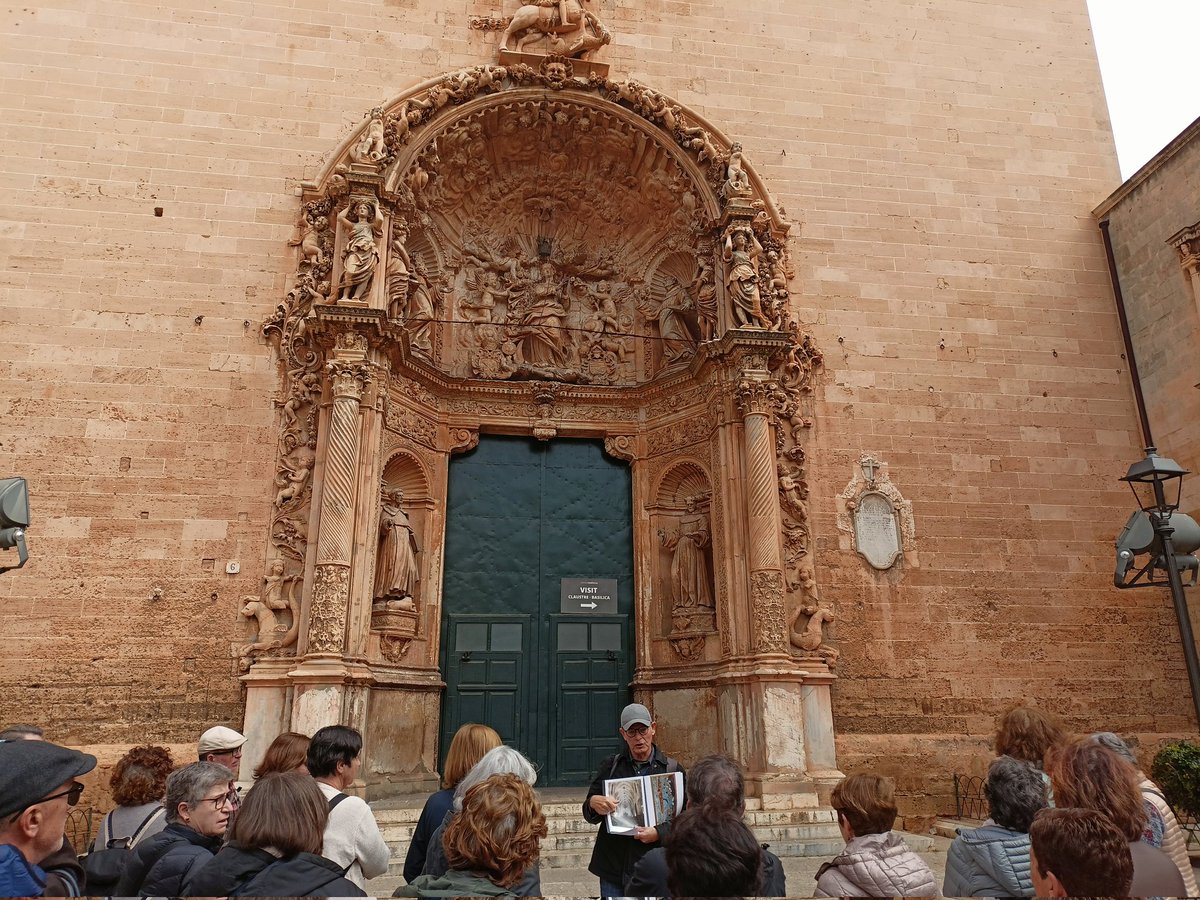 ocbpalma's tweet image. La sortida de #febrer26 de #PerPalmaCadaMes s'ha dedicat als voltants de #SantFrancesc i a visitar l'@arxiuregne. Vet aquí unes quantes imatges de l'activitat👇