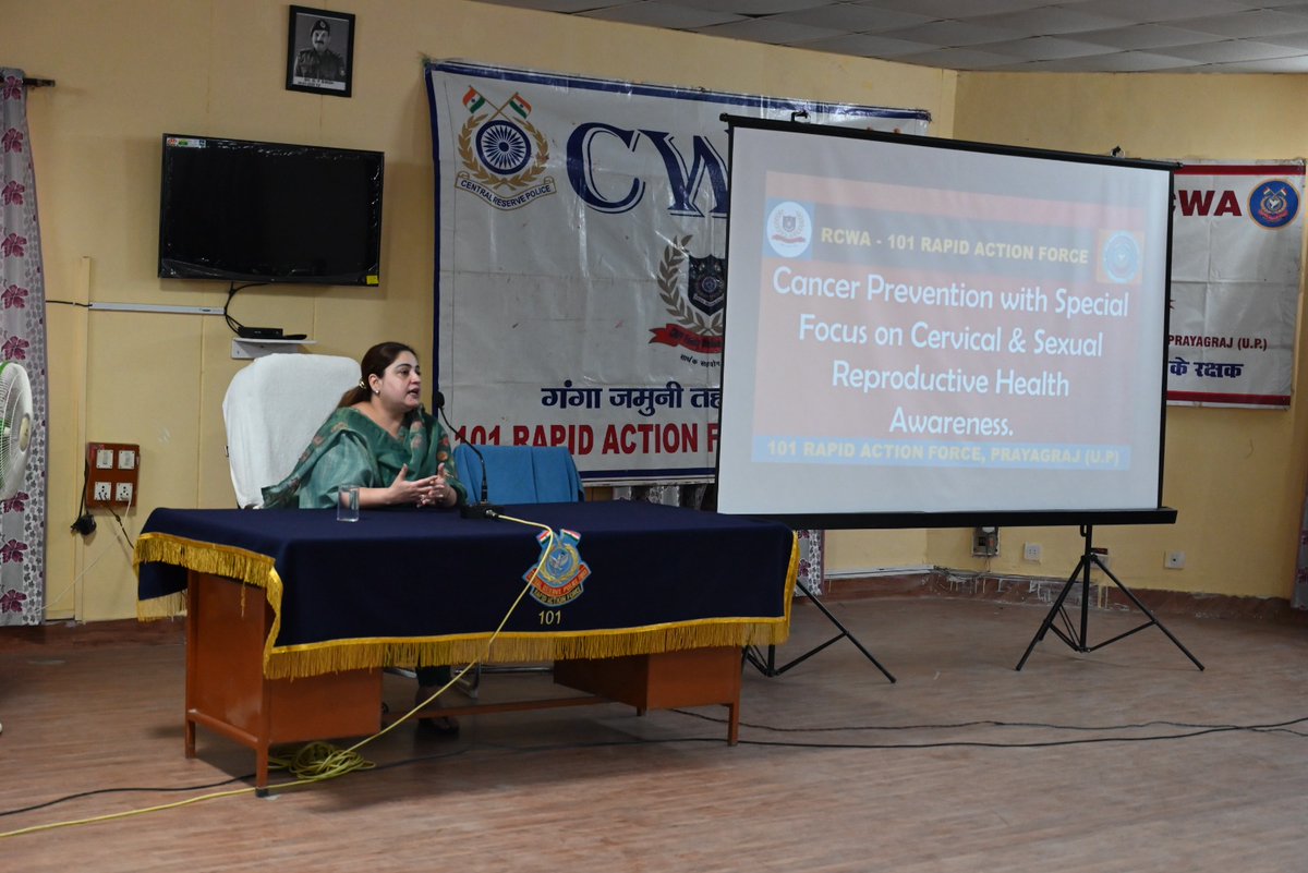 Rcwa101raf's tweet photo. RCWA,#101RAF द्वारा Cancer Prevention विषय पर जागरूकता कार्यक्रम आयोजित किया गया,जिसमें Cervical एवं Reproductive Health पर विशेष बल दिया गया। विनीता हॉस्पिटल प्रयागराज की डॉ. रितु बवेजा ने कैंसर के लक्षण, बचाव के उपाय एवं समय पर जांच के महत्व के बारे में विस्तृत जानकारी साझा की। https://t.co/zPHbiUsWqF