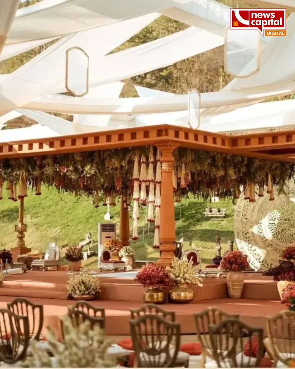 NewscapitalTeam's tweet image. વિજય દેવરકોંડા-રશ્મિકા મંદાનાના લગ્નની અંદરની તસવીરો આવી સામે

#VijayDeverakonda | #RashmikaMandanna
#WeddingGoals #CelebrityWedding