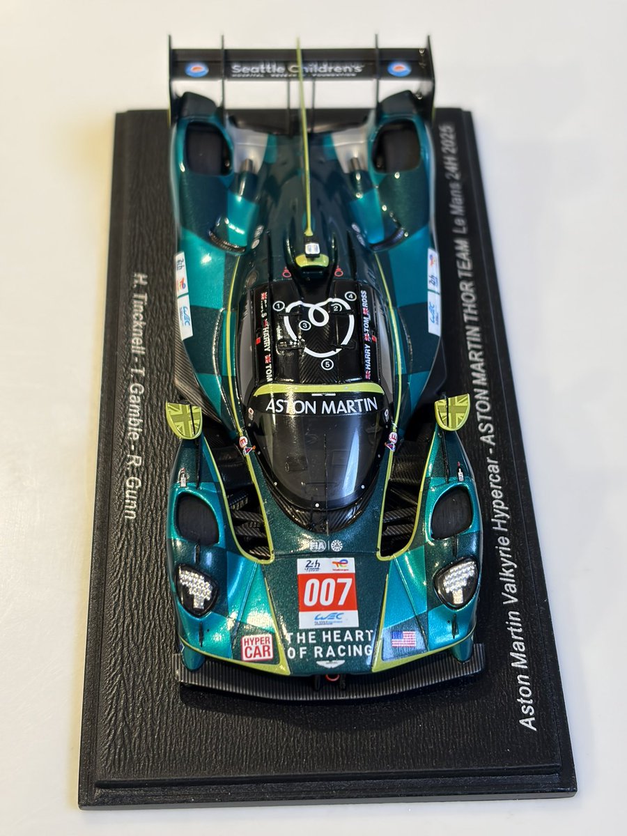 say_row_gun_toy's tweet image. エグいクルマですやで #sparkmodel #astonmartinvalkyrie #hypercar