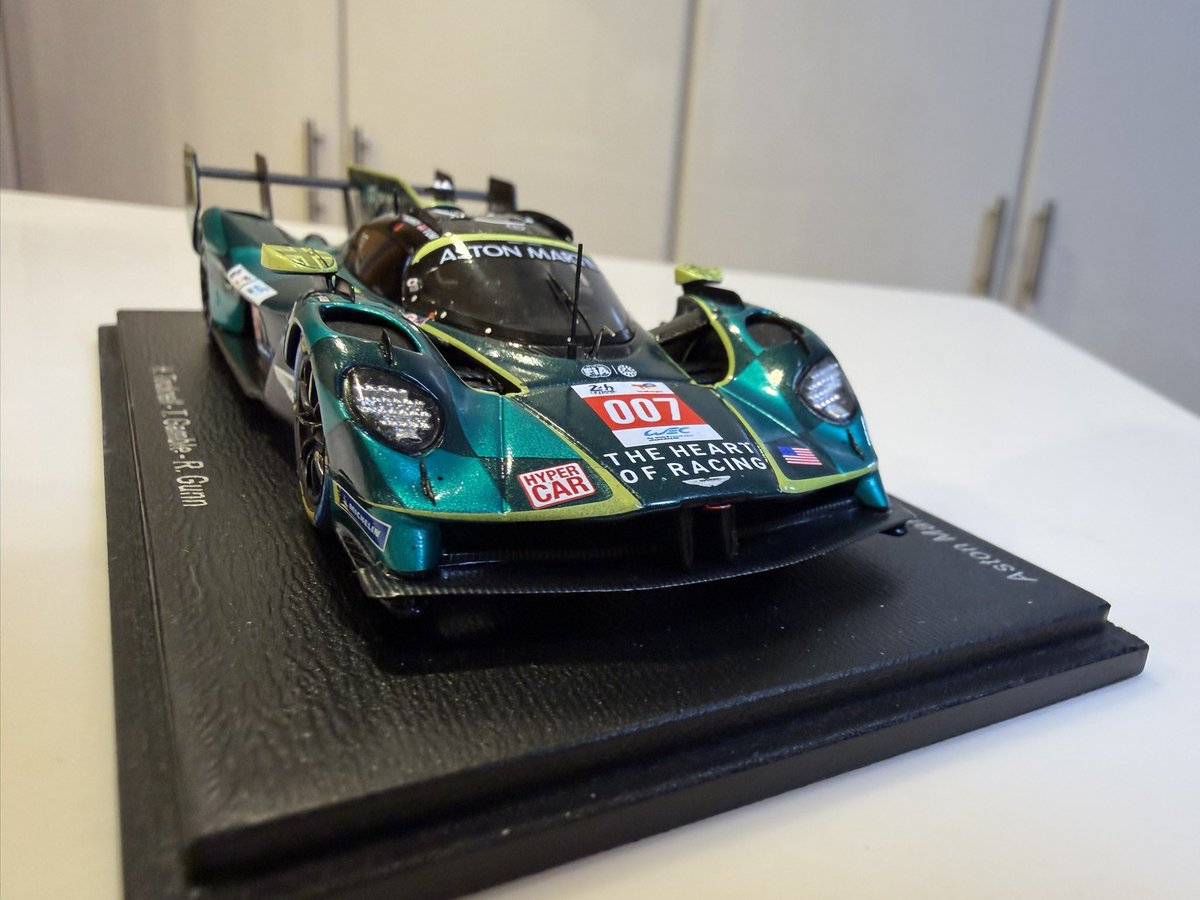say_row_gun_toy's tweet image. エグいクルマですやで #sparkmodel #astonmartinvalkyrie #hypercar