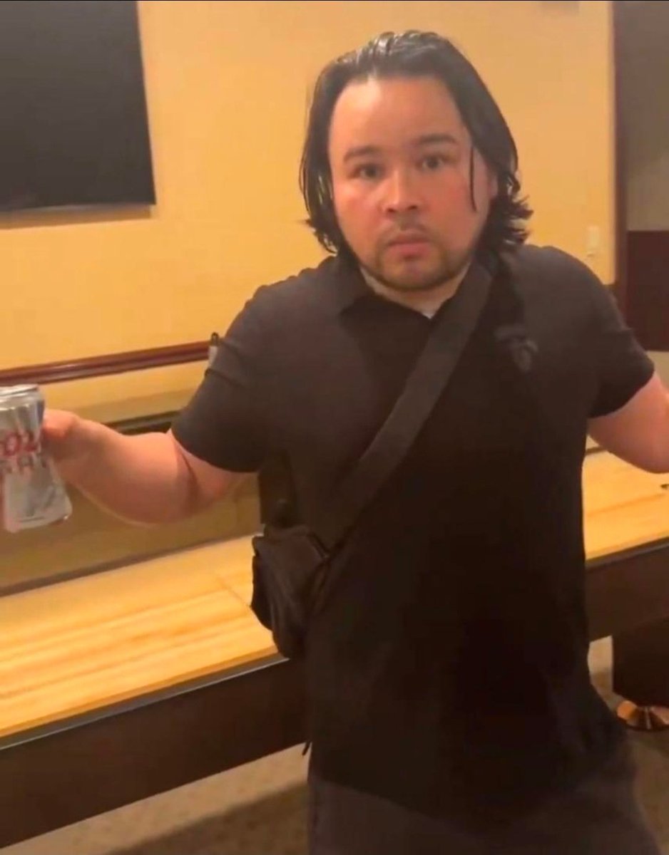 MatrixPrime_'s tweet photo. 2 out of the last 3 parlays I gave out to subscribers hit

While @ManOfTheLibrary is losing every straight bet 

U HAVE TO BE OUT OF YOUR MIND 
TO GIVE THIS MIDGET , YOUR MONEY FOR ANYTHING.

ESPECIALLY SPORTS BETTING https://t.co/2S8nf7sRFr