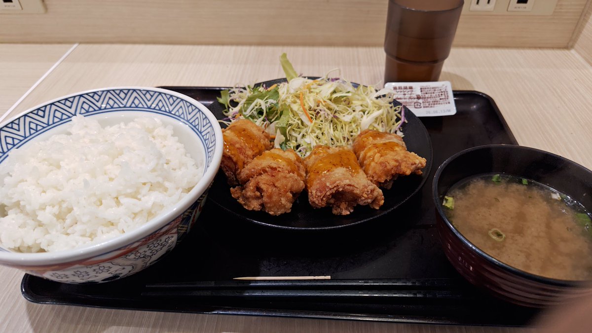 NOB_away's tweet photo. 吉野家でハニーマスタード #にわこはからあげじゃない #にわこはからあげ https://t.co/vJ20VL1lUL