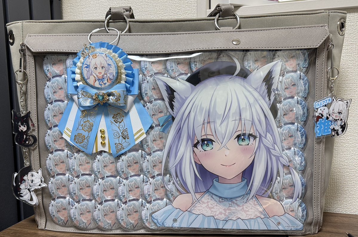 フブちゃんの痛バ、装飾完了！🦊✨ すいちゃんの時と同じく、シンプル