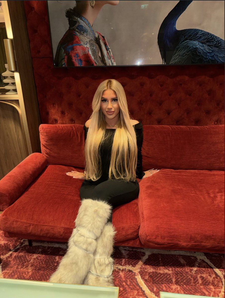 Boss_Chefin1's tweet photo. Gehalt ist drauf? 💸
Dann erfüll jetzt deine Pflicht. 👠✨
Ich bin schließlich deine Geldherrin. 😈

#Geldherrin
#FemDom
#FinancialDomination
#Domina
#BossEnergy
#MoneyControl
#LuxuryLifestyle
#DarkFeminine
#QueenEnergy
#SpoilMe
#PayToPlease
#PowerDynamics
#RichMindset
#ControlIsSexy