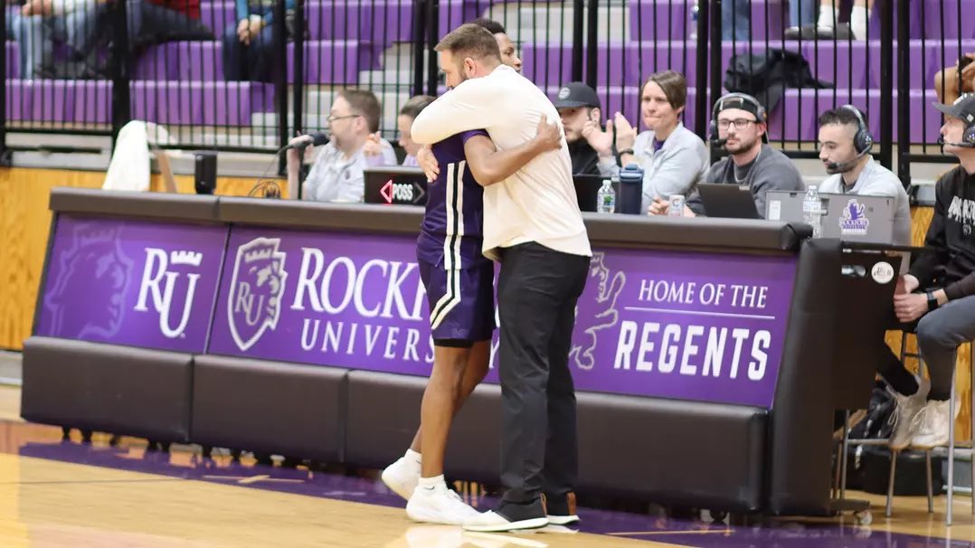 DeVon Oregon tweet media