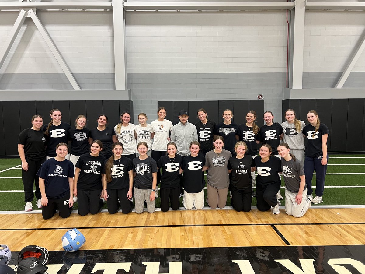South Lyon East Softball tweet media