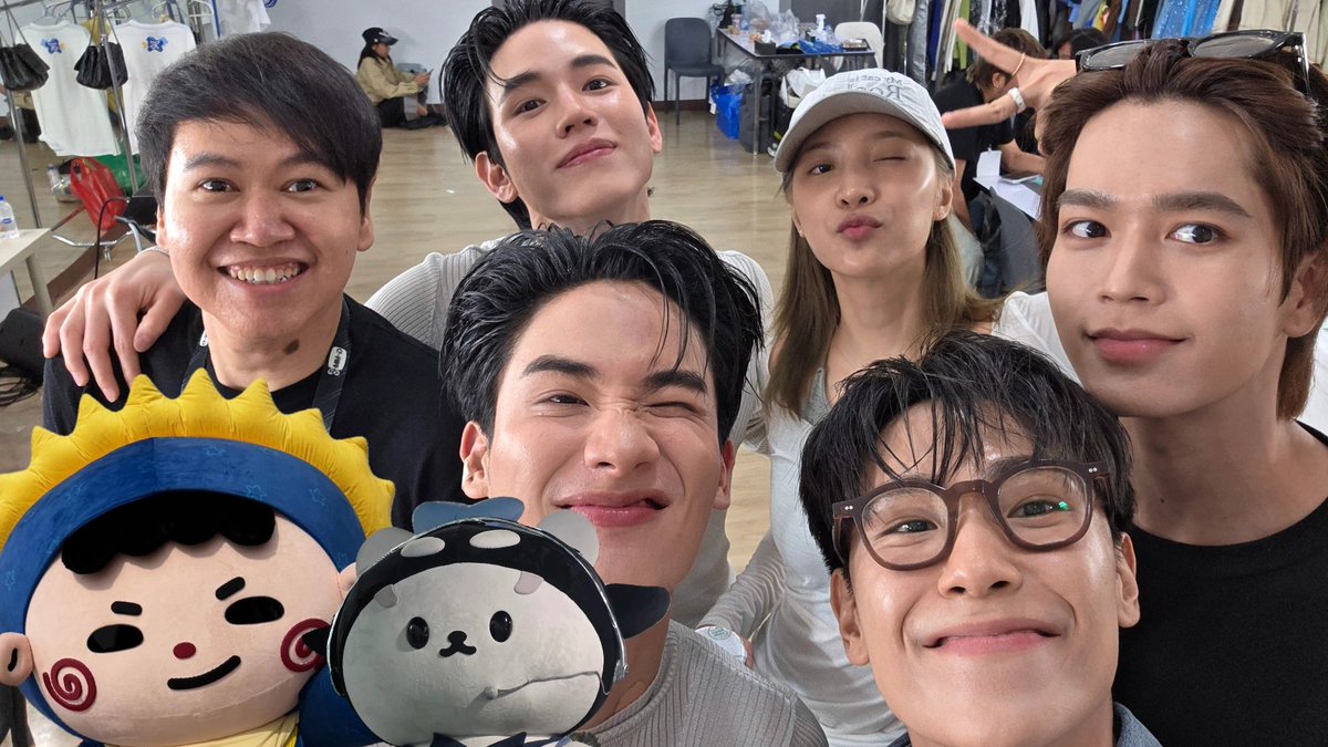 เฟรมนี้กำลังดีเลย 

#PolcaFamMeetingD1