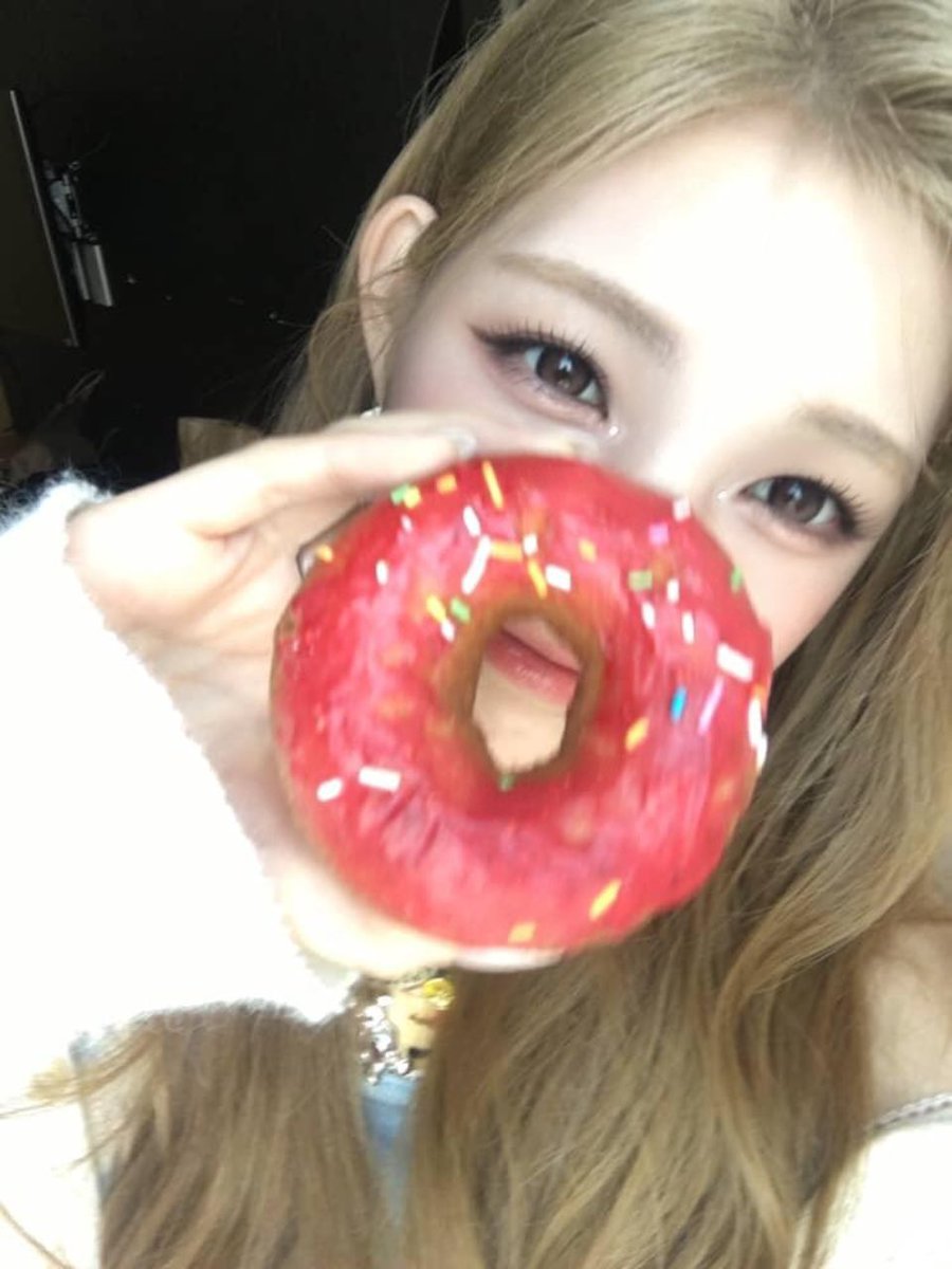 dogfomar's tweet photo. 이런 무드의 시리즈가 계속되길.. https://t.co/ahSnYlAFr0