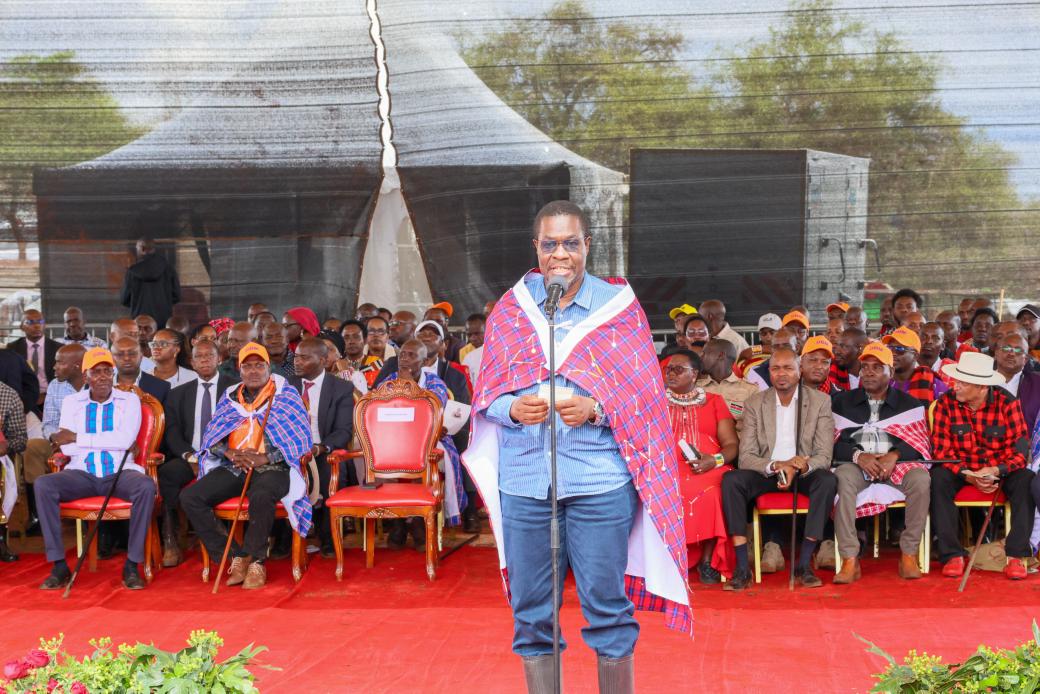OpiyoWandayi's tweet photo. Joined President @WilliamsRuto at a thanksgiving prayers event for PS Hon. Judy Pareno in Mashuru, Kajiado East Constituency, Kajiado. Working together for a better Kenya. #PoweringTheNewKenya https://t.co/fcOmSbVy8M