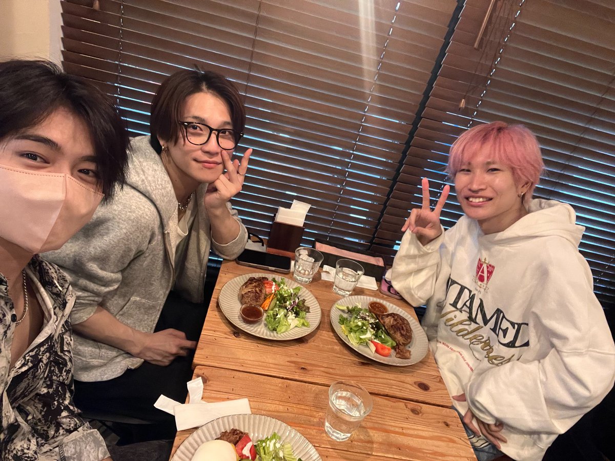 remido_project's tweet image. ♬📣♬📣 ♬📣♬📣♬📣♬

🚩「BLUE BERRY BOX
3rd Anniversary party」

本日もありがとうございました！🙇‍♂️
改めて #BULEBERRYBOX 
3周年おめでとうございます🎊👏

NEXT→3/9(月)「BOCCHI vol.31」
📍 駒沢Camited
🕰 OPEN 18:10/ START 18:30
🎫tiget.net/events/461773
 
♬📣♬📣 ♬📣♬📣♬📣♬