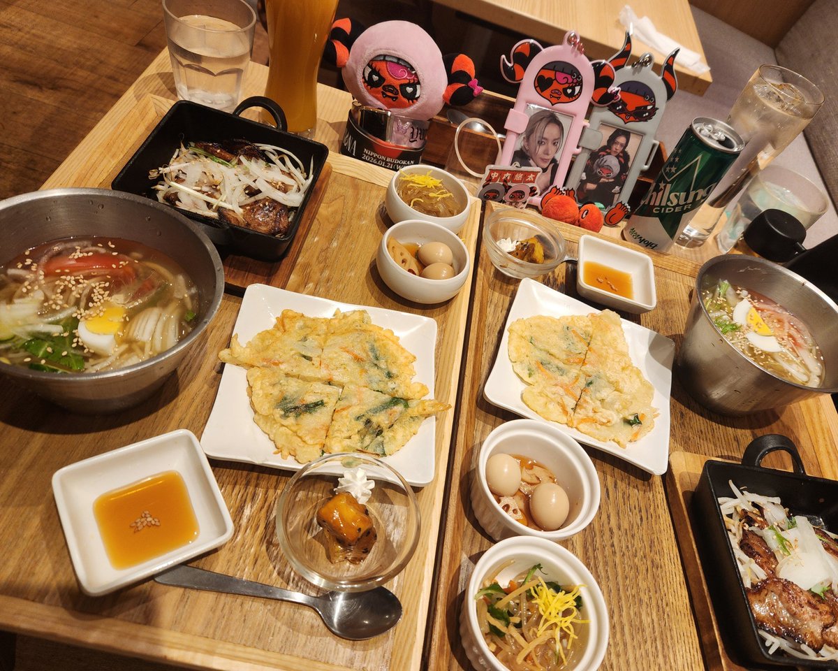 今日は武道館ぶりに大好きな悠民の友達とカフェからのご飯☕🍴
ちょうどタイミングよくスペシャルズの衣装展も行けて嬉しかった🕺✨
たくさん話して笑って、いま心がぽかぽかHAPPYで溢れてる帰り道💓
また会える日が楽しみだよーっ☺️