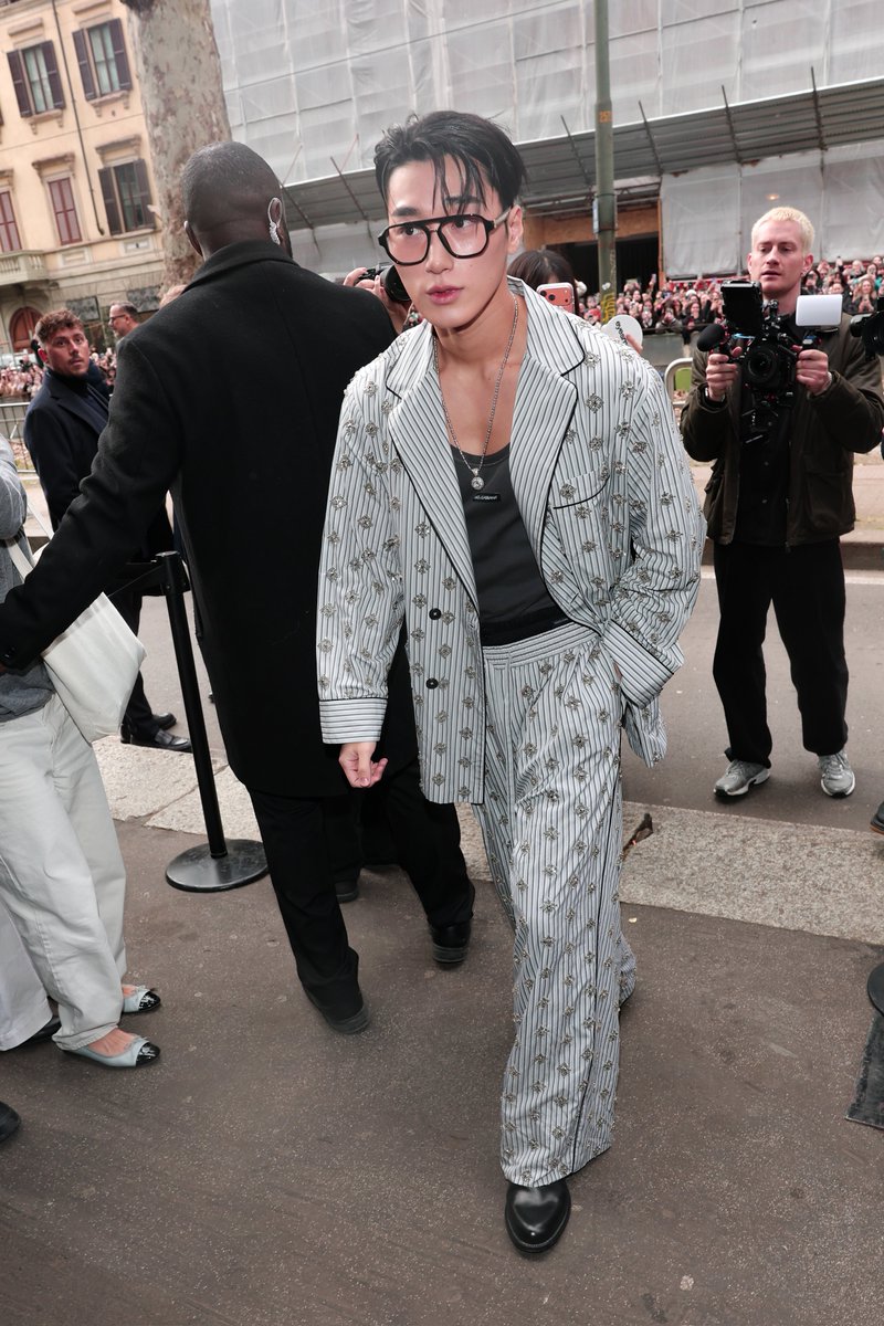 lessencestudios's tweet photo. Dolce &amp; Gabbana global brand ambassador Choi San attends the Dolce &amp; Gabbana Fall/Winter 2026 show at Milan Fashion Week.

#ChoiSan #DGFW26 https://t.co/qlGQPUowpj