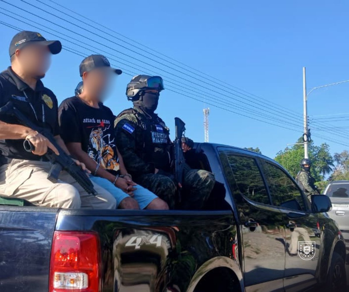 PMOPHN's tweet image. #OperacionesPMOP | Las @FFAAHN a través de la @PMOPHN (#9BPMOP), ejecutaron operaciones de allanamiento en apoyo a la Agencia Técnica de Investigación Criminal (#ATIC) en la colonia Melgar, de la ciudad de La Ceiba, Atlántida.

Como resultado de esta operación, se realizó la