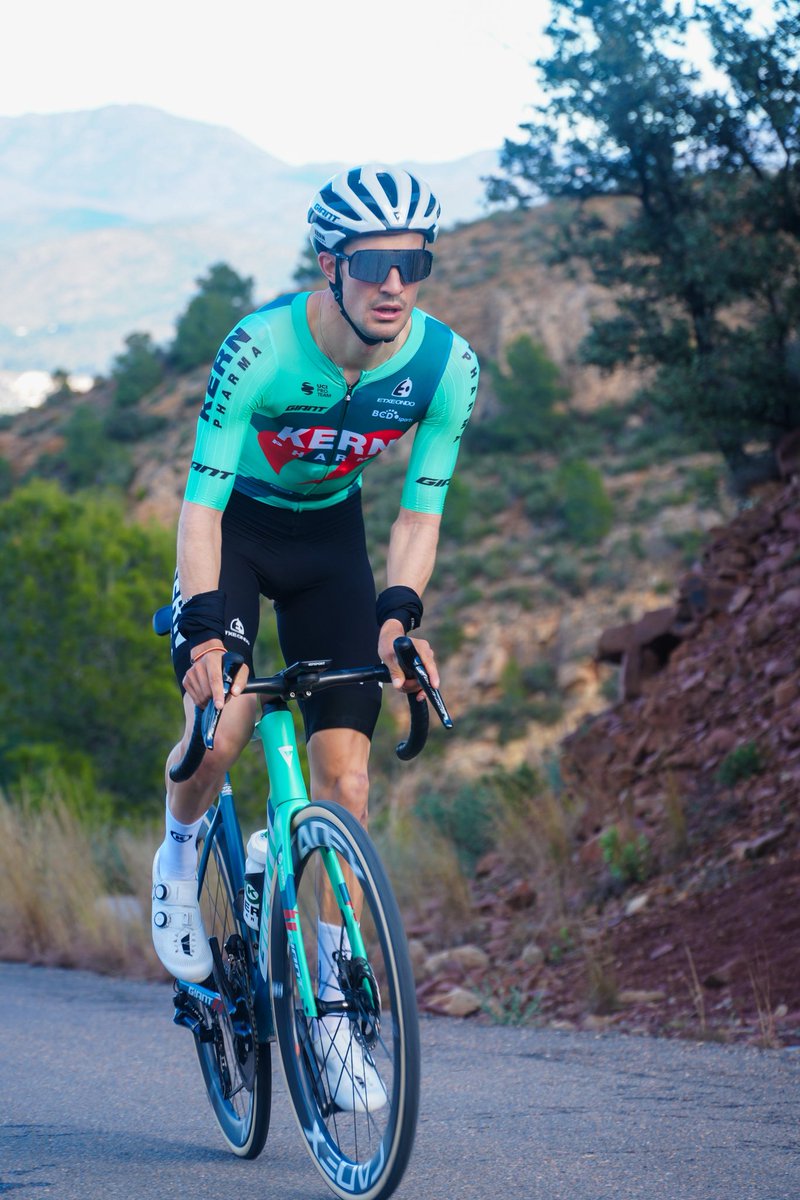 Equipo Kern Pharma tweet media