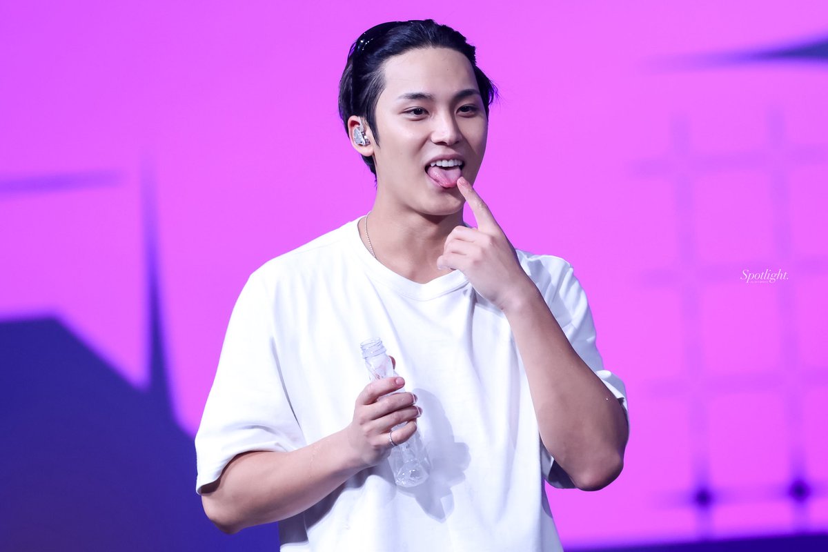 𝘚𝘱𝘰𝘵𝘭𝘪𝘨𝘩𝘵 tweet media