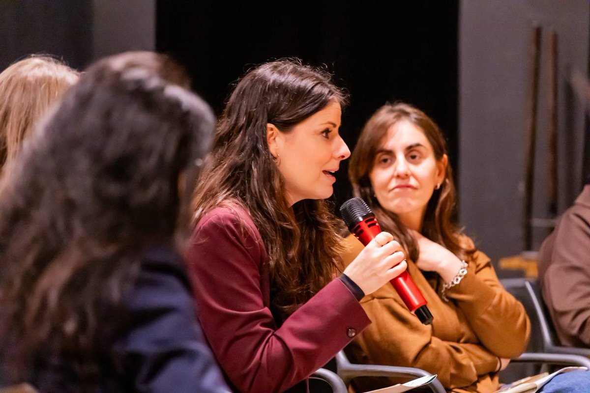 Avui, a Cabassers, al Priorat, visita al Molí de l'Oli Cubells i jornada "Dona i món rural".

Posar en valor el país en xarxa, des dels més menuts fins als més grans, i el lideratge femení a <a href="/JuntsXCat/">Junts per Catalunya🎗</a>.

Gràcies per convidar-me a la taula rodona com a presidenta de