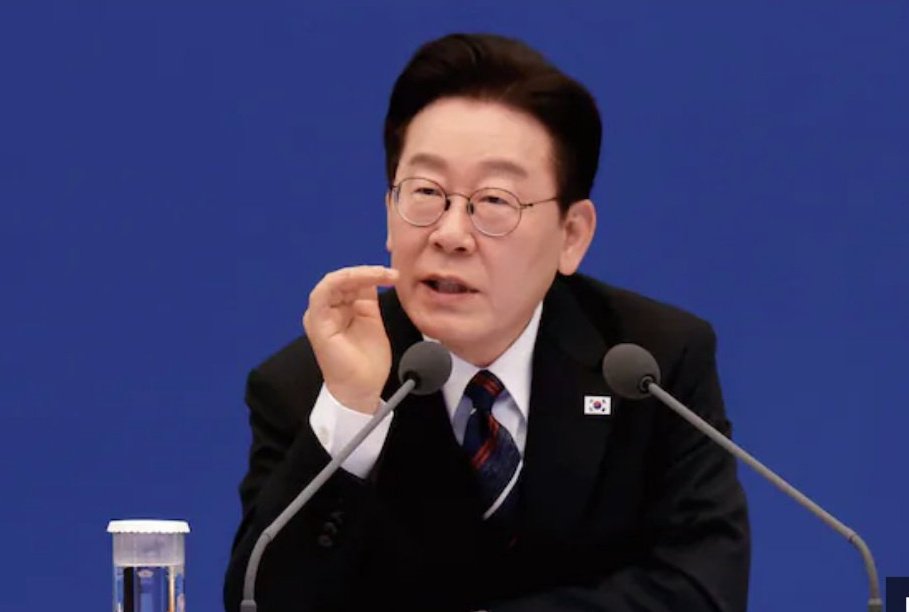 밝은 웃음 tweet media