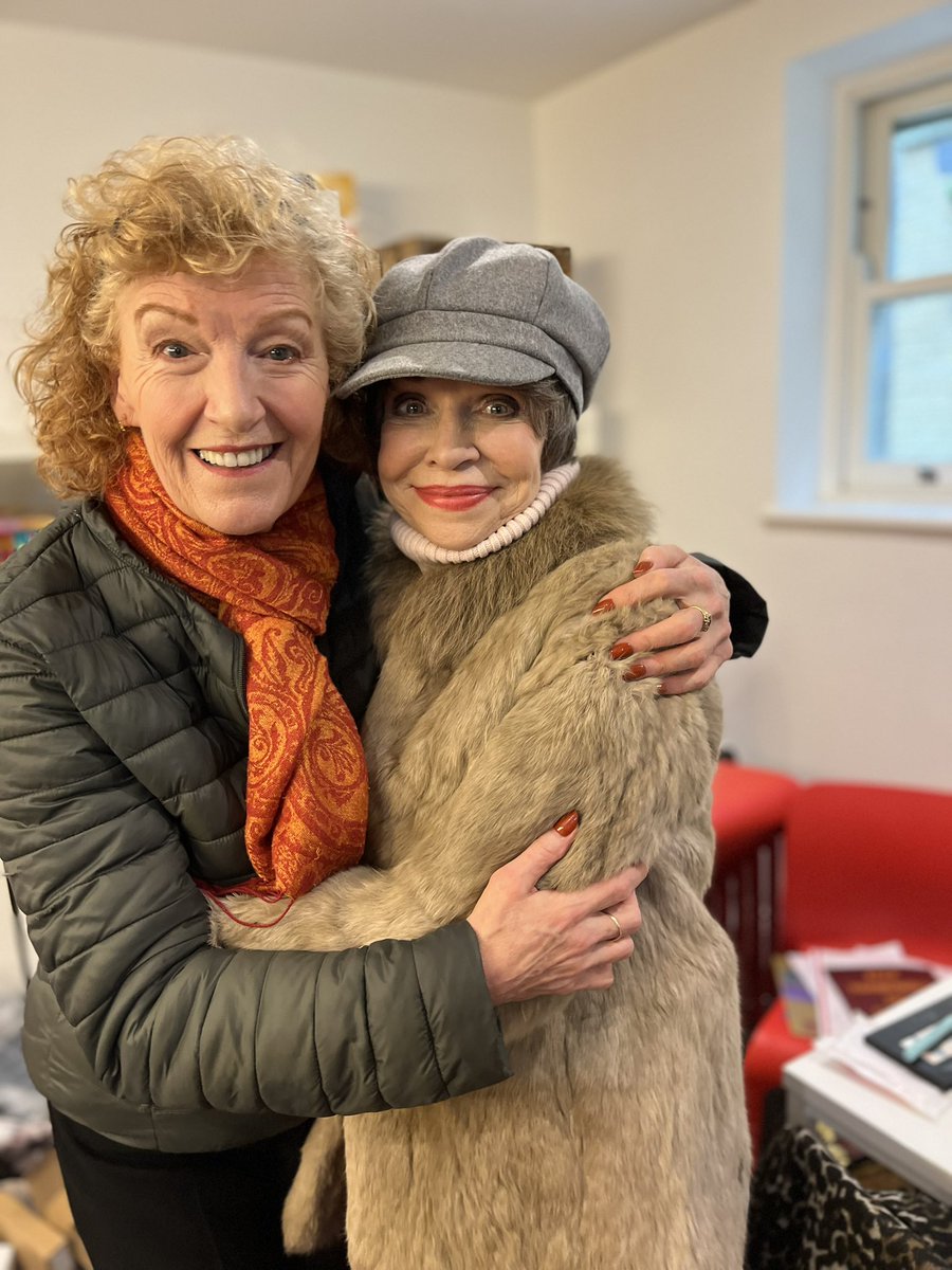 KatyManning Official welcomes you tweet media