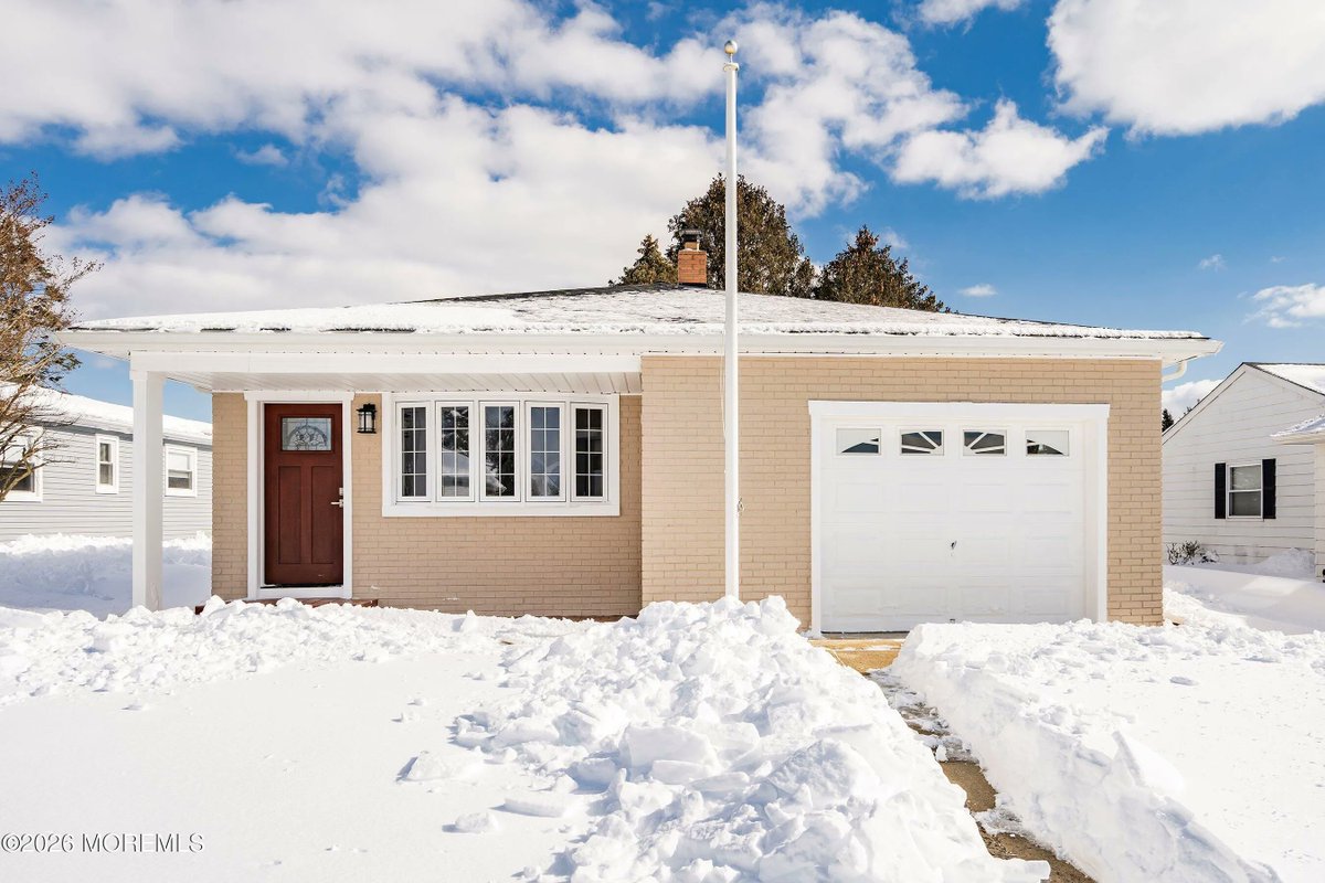 MikeSpinetta's tweet photo. 9 Santa Fe Court, Toms River, NJ, 08757
2 bed | 2 bath 1232 Sq. Ft.
Active | 399900
https://t.co/OP2zKhldFp
This is a Coming Soon listing and cannot be shown until 2/27/26 Completely renovated Lakeview model in desirable Holiday City Carefree! This... https://t.co/oMmy3ywt2d https://t.co/z3yDQpJ8o5