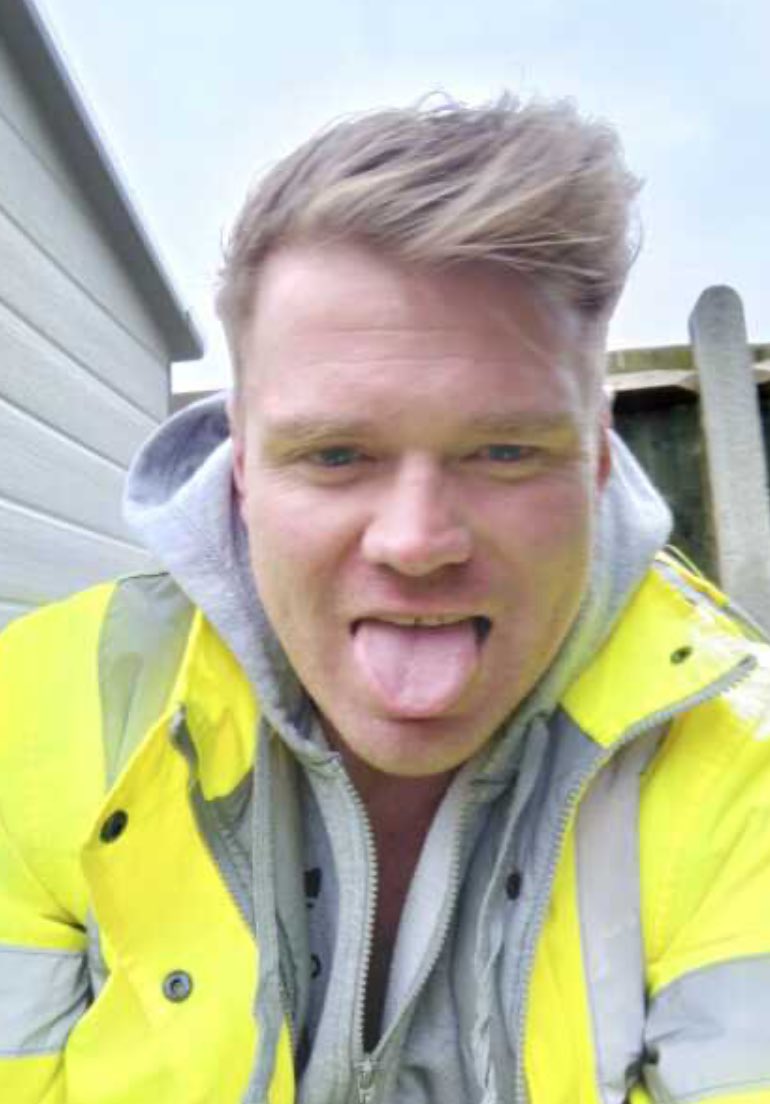 HotRealStr8Guys's tweet photo. Danny Roman, 40 - Blackpool, UK https://t.co/tH2q73Gp1p