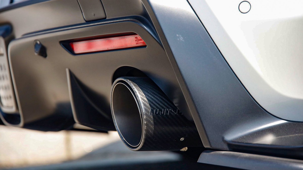 YB57v's tweet photo. 中古で買ったSARDキャタライザーが届いた。装着中のフジツボマフラーとの組み合わせだけど爆音になることはないだろう。 https://t.co/92QVB2KplG