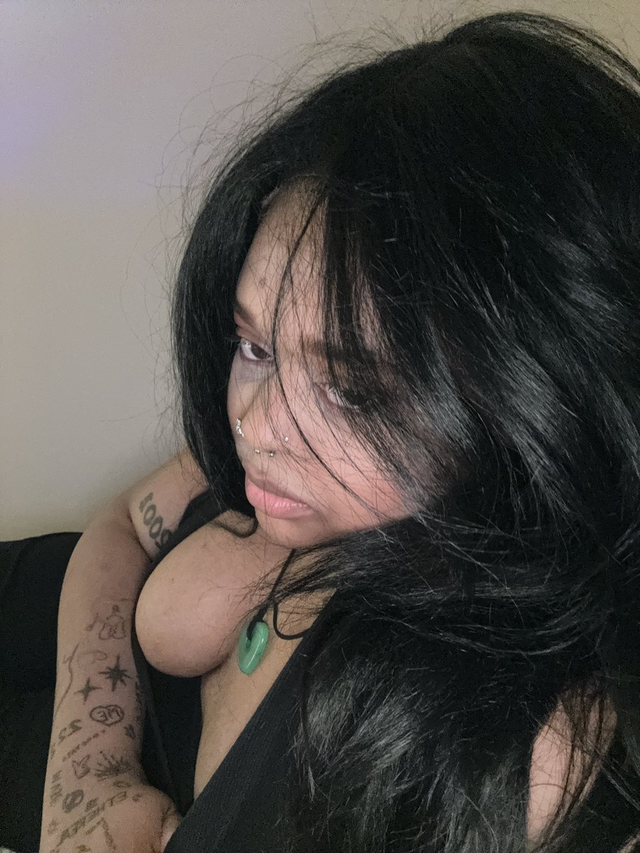 sent frm ur twit gf <3