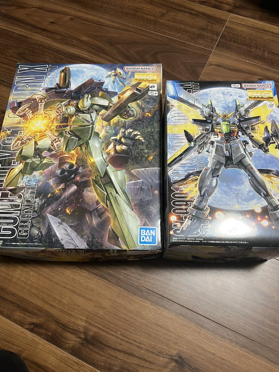 朝の量販店で新作の列からガンプラコーナーの上の棚にMGフルアーマーZZ