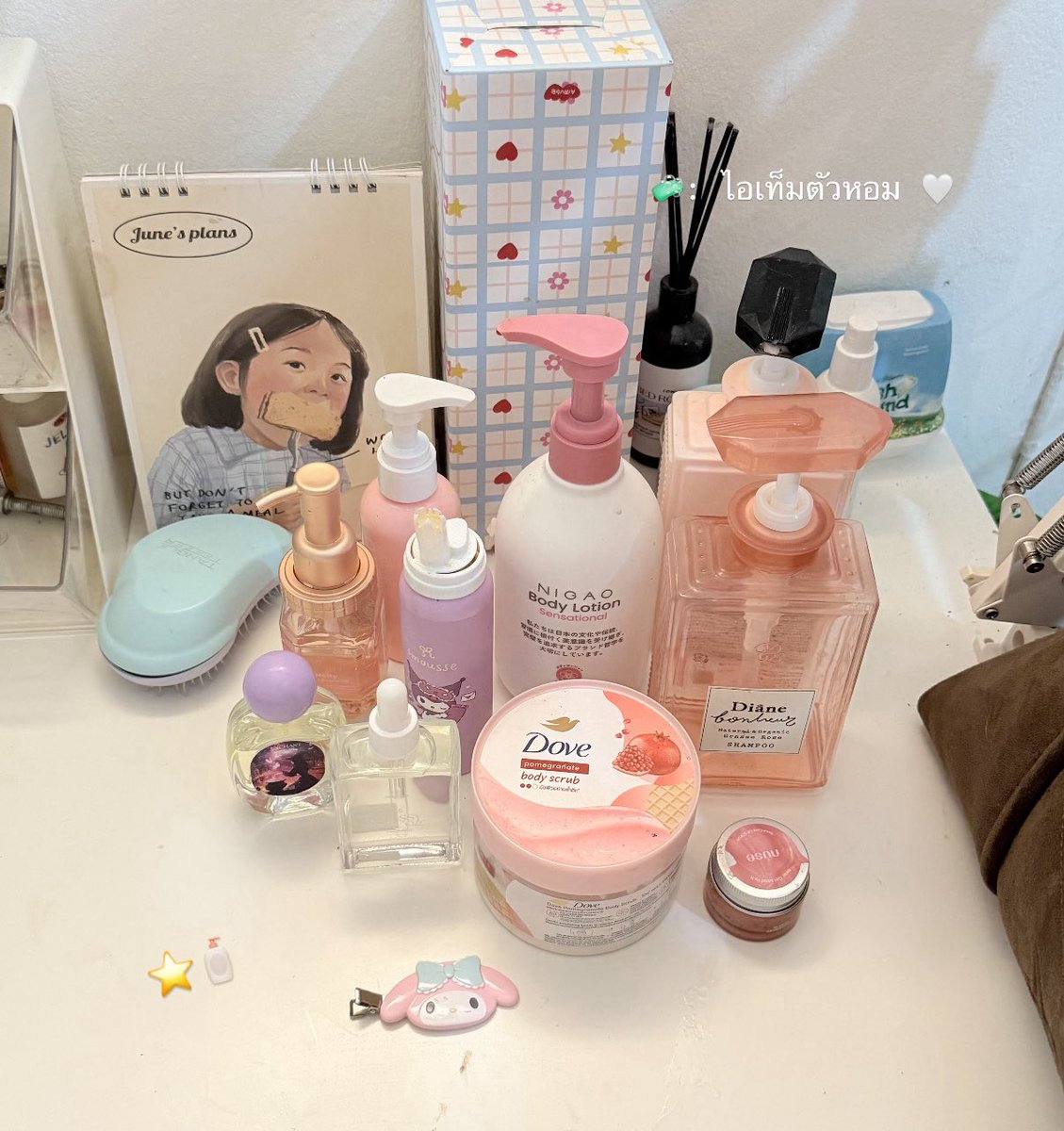 🪞🌷⭐️ ; รวมไอเท็มตัวหอม หอมยันผิว เสื้อ ผม ตัวหอม ดูเป็นคนคลีน ๆ สะอาด เคล็ดลับของเรามีประมาณนี้ เวลาไปเที่ยว หรือไปเดทคือขาดไม่ได้เลย !